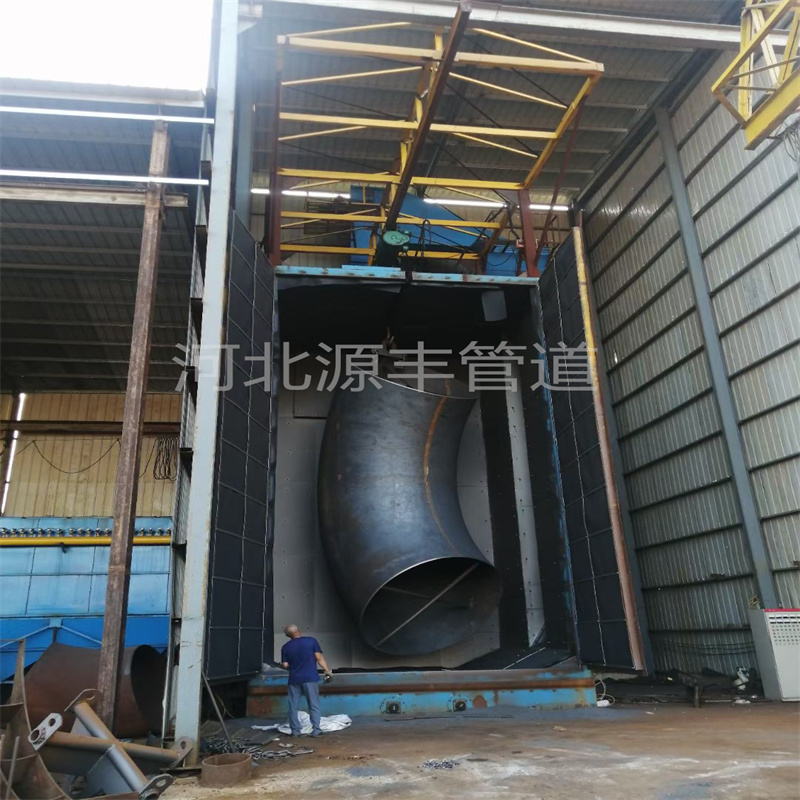 大口徑彎頭噴砂